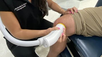 Chiropractic Omaha NE Softwave Treatment on Knee